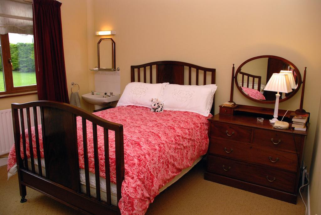 Cradog Farmhouse B&B Urlingford Стая снимка